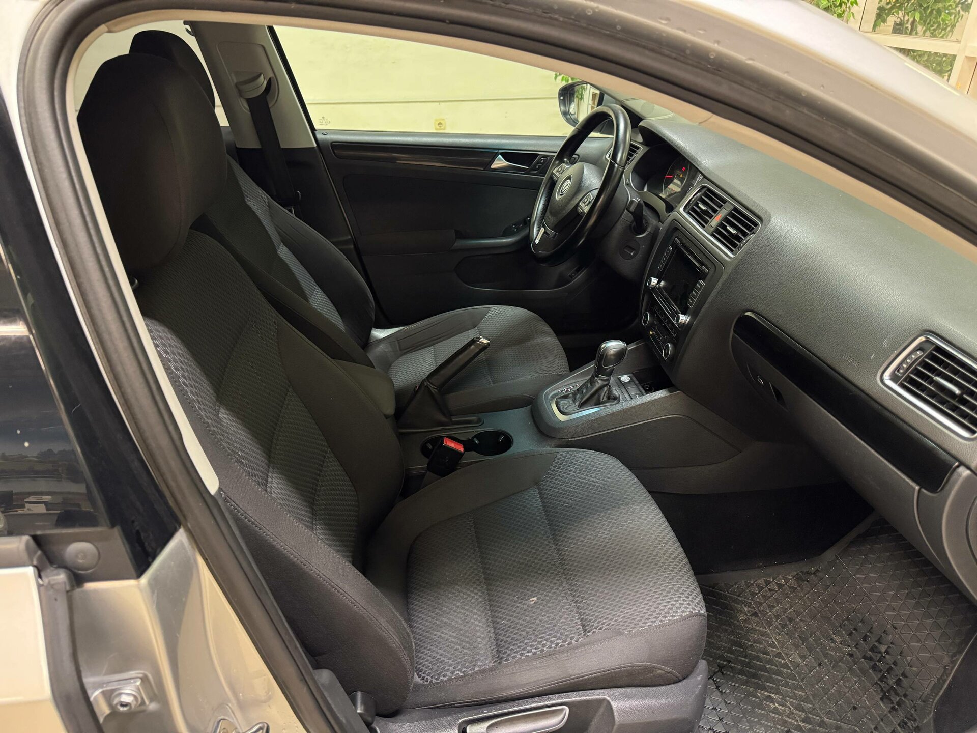 Volkswagen Jetta, VI 2011