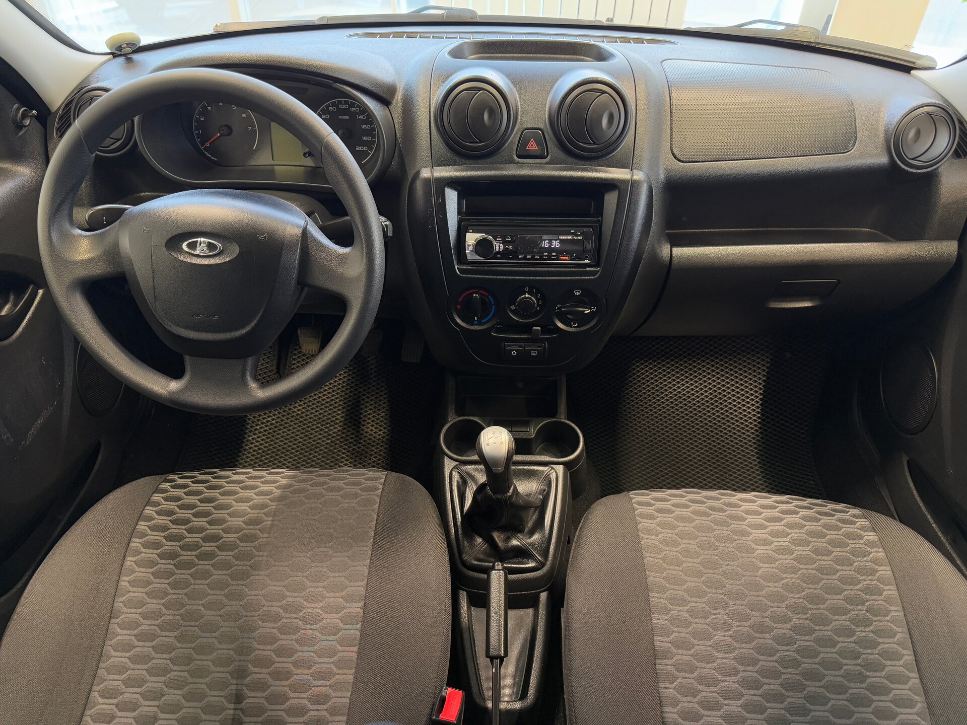 Lada (ВАЗ) Granta, I 2017 Lada (ВАЗ) Granta, I 2017