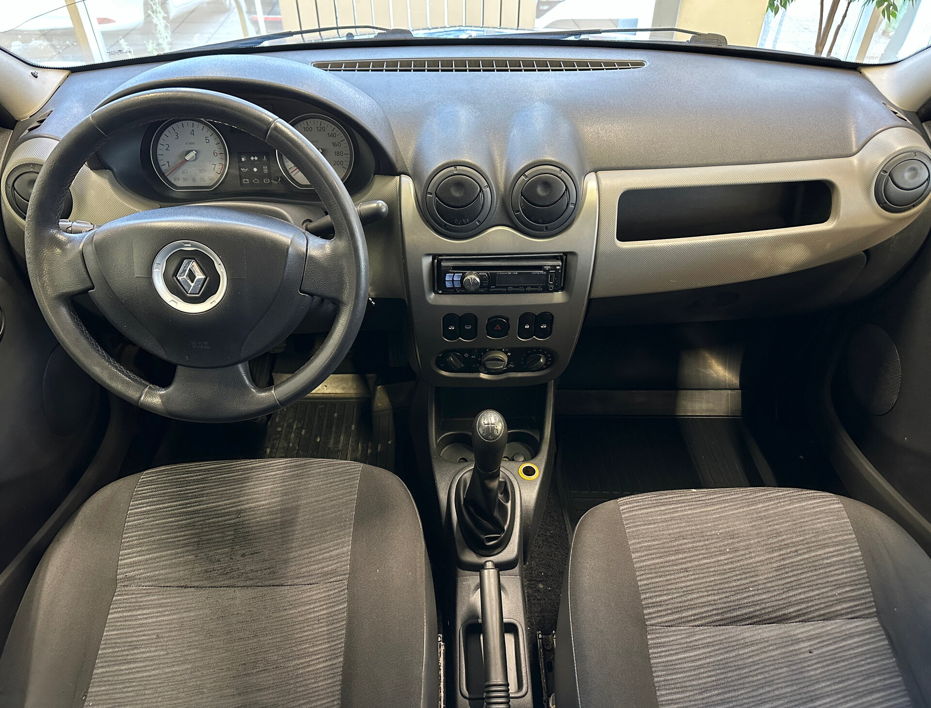 Renault Logan, I Рестайлинг 2010 Renault Logan, I Рестайлинг 2010