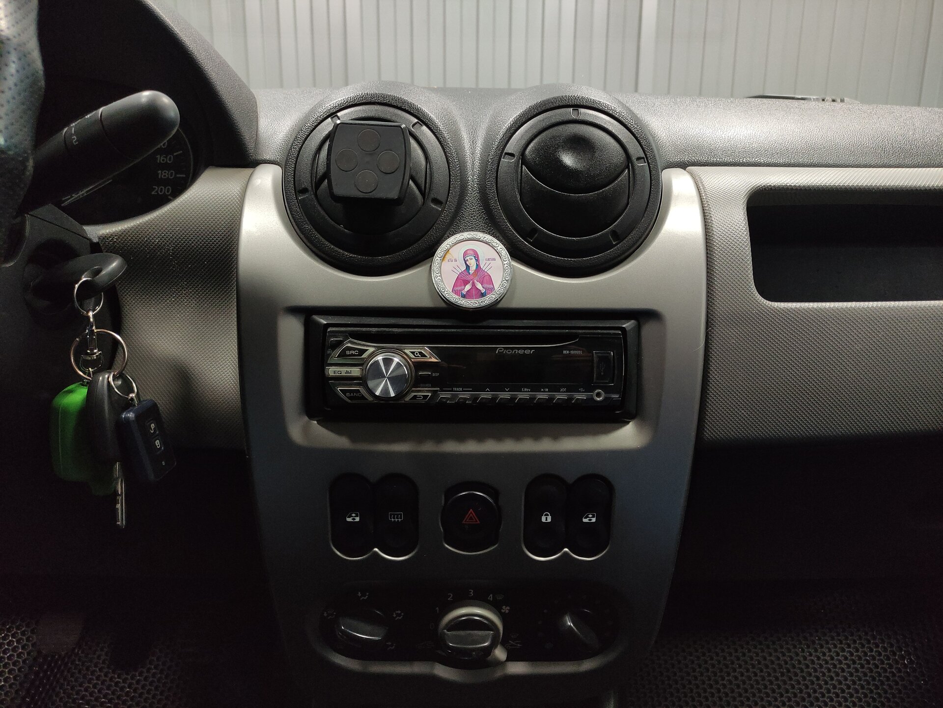 Renault Logan, I Рестайлинг 2011