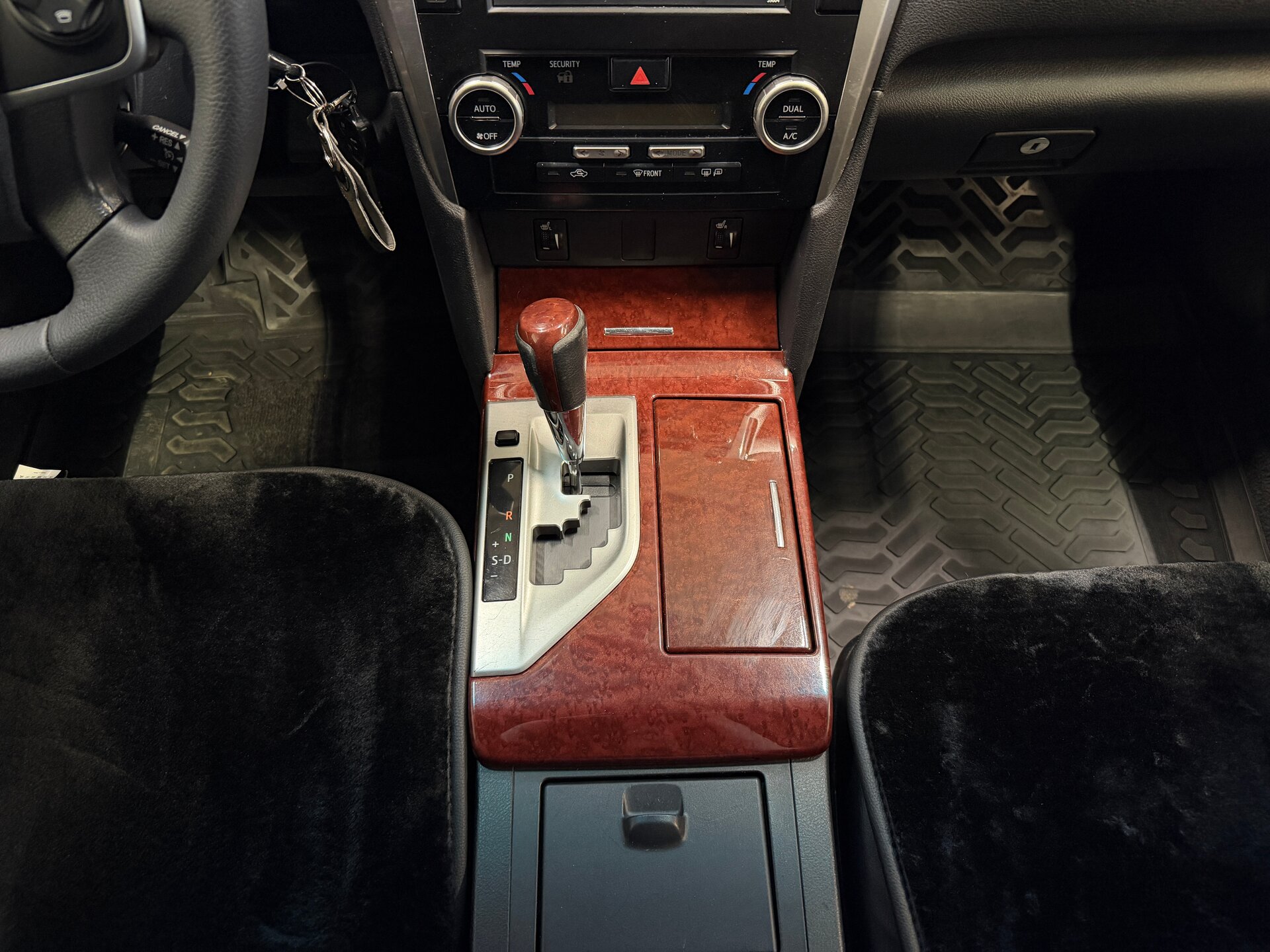 Toyota Camry, VII (XV50) 2012