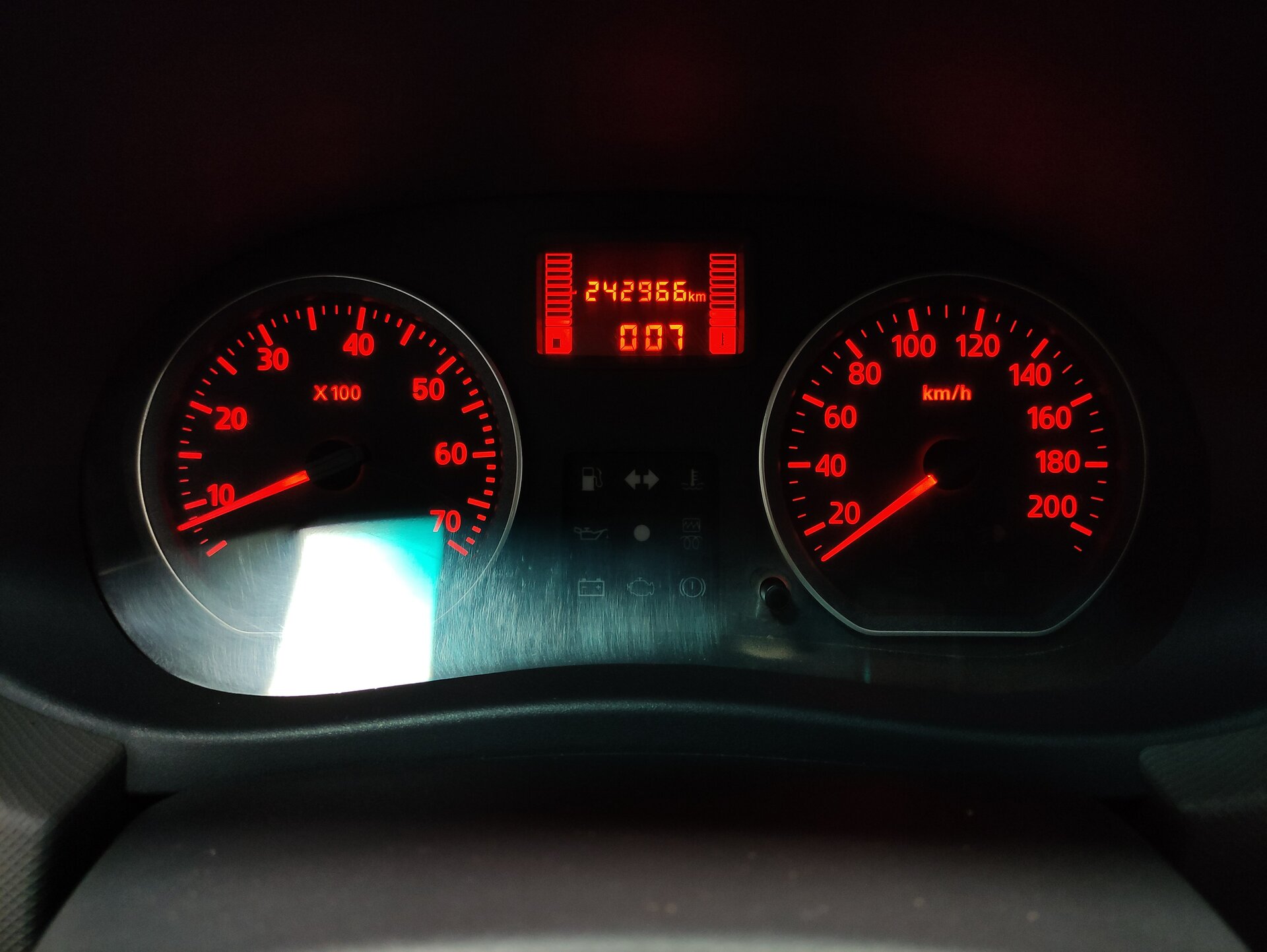 Renault Logan, I Рестайлинг 2012