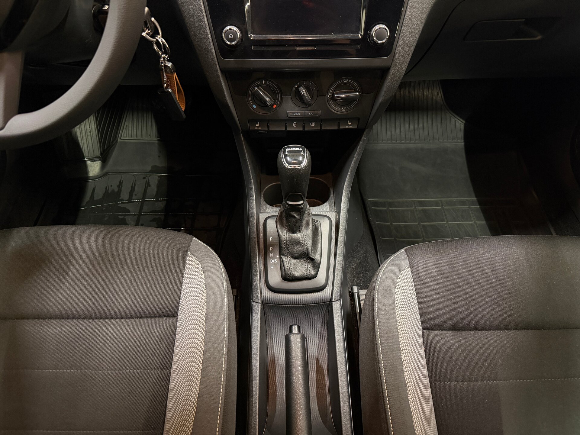 Skoda Rapid, I Рестайлинг 2019 Skoda Rapid, I Рестайлинг 2019