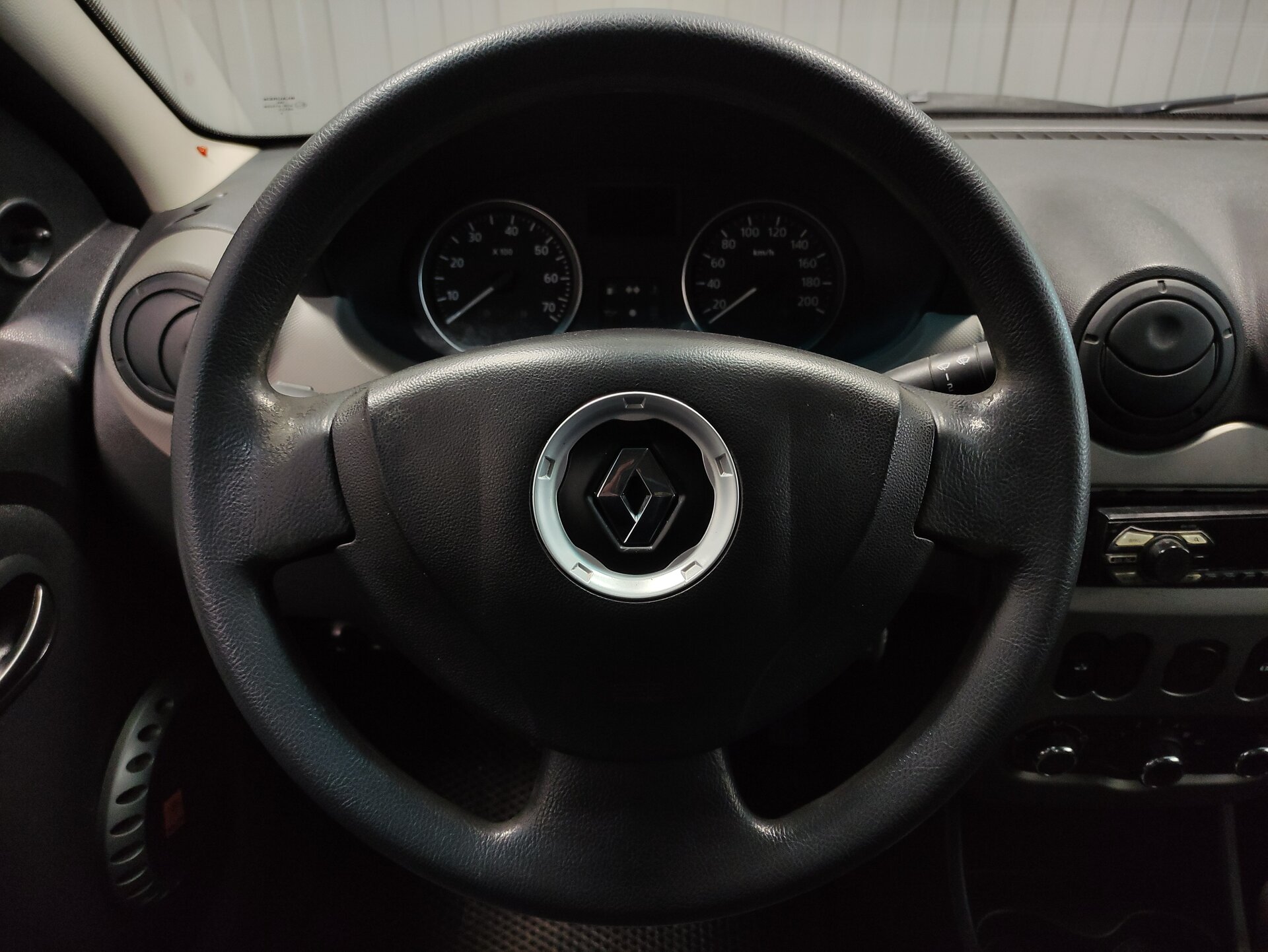 Renault Logan, I Рестайлинг 2012