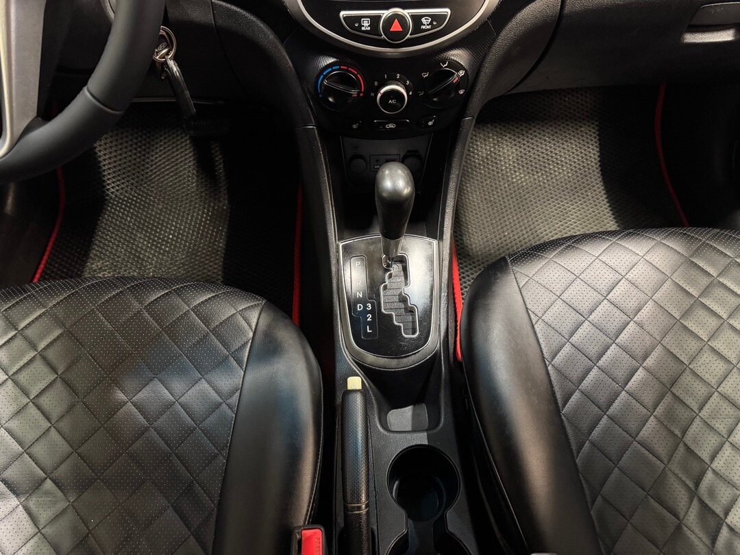 Hyundai Solaris, I 2012