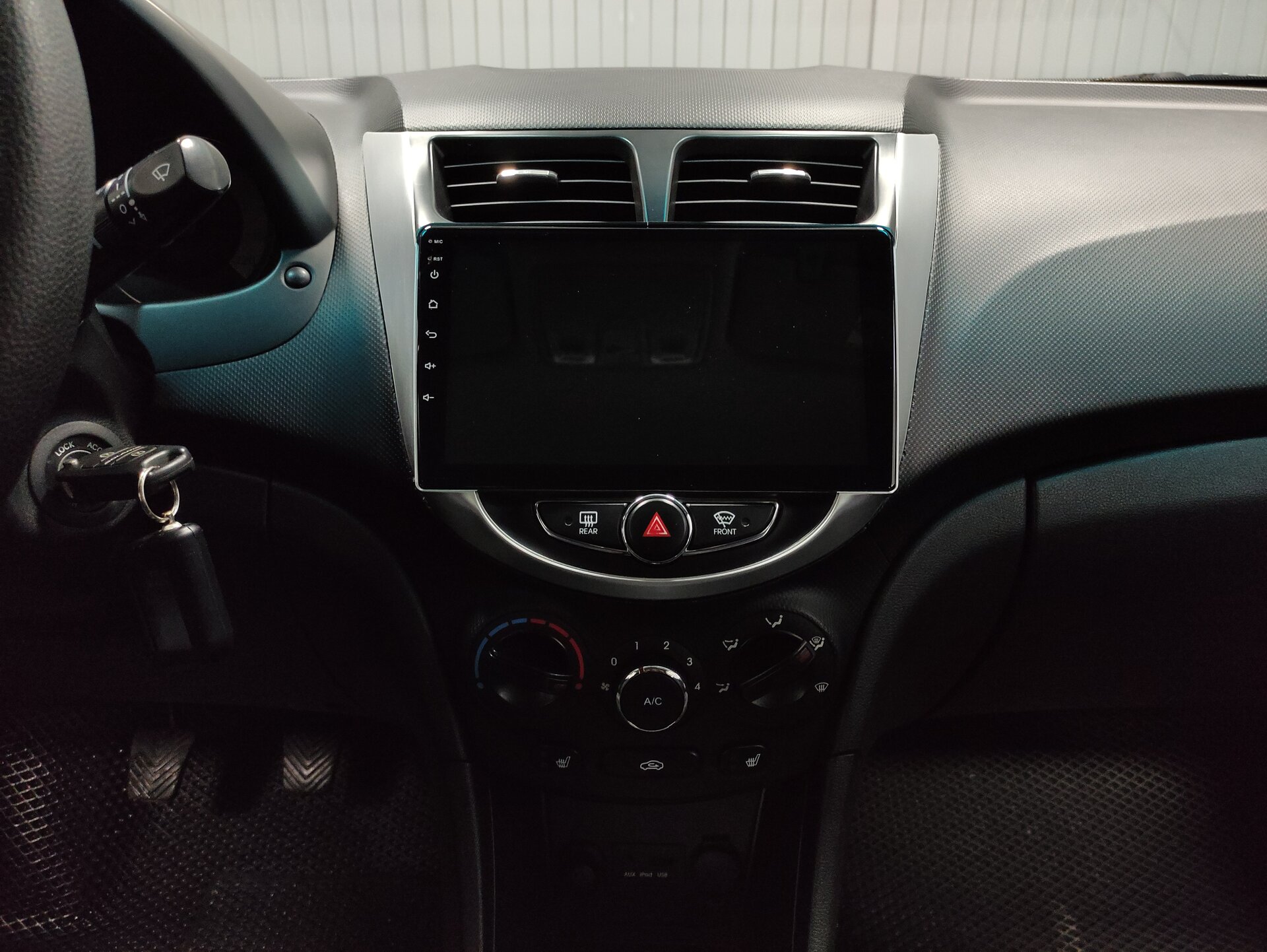 Hyundai Solaris, I 2011