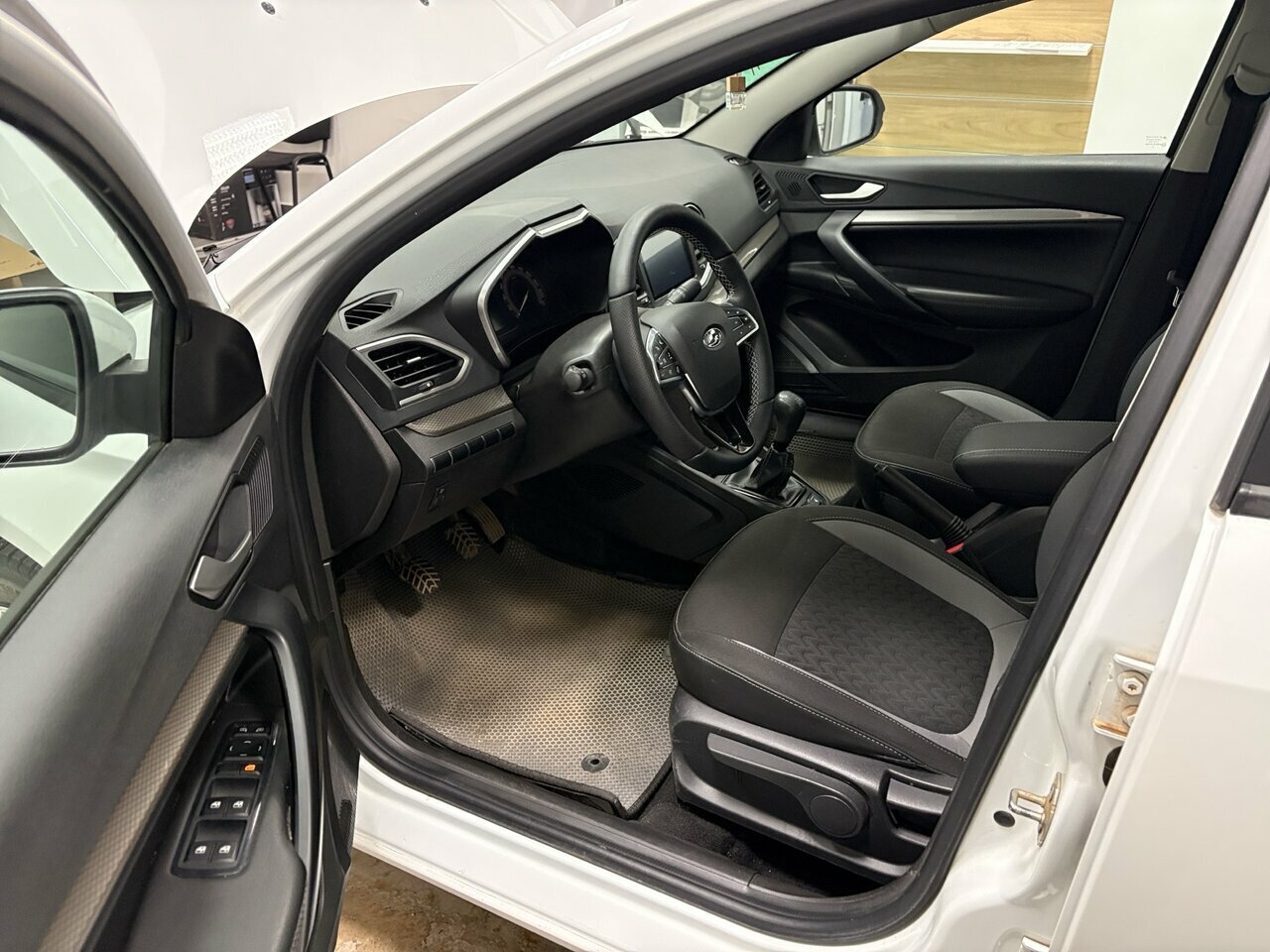 Lada (ВАЗ) Vesta, I Рестайлинг (NG) 2023 Lada (ВАЗ) Vesta, I Рестайлинг (NG) 2023