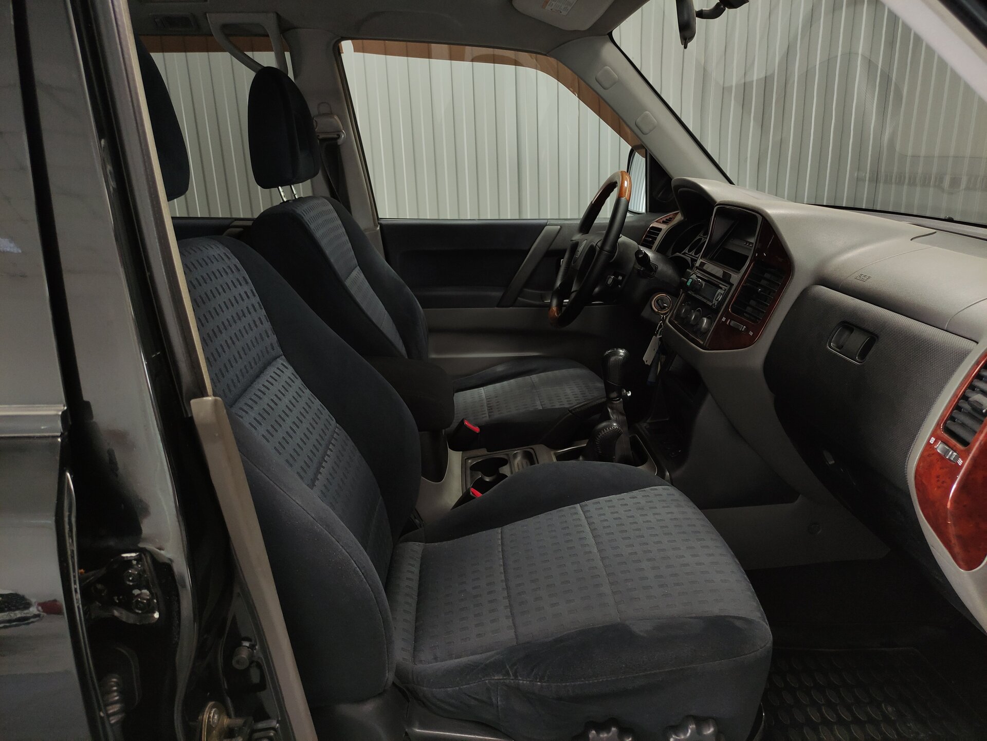 Mitsubishi Pajero, III Рестайлинг 2003 Mitsubishi Pajero, III Рестайлинг 2003