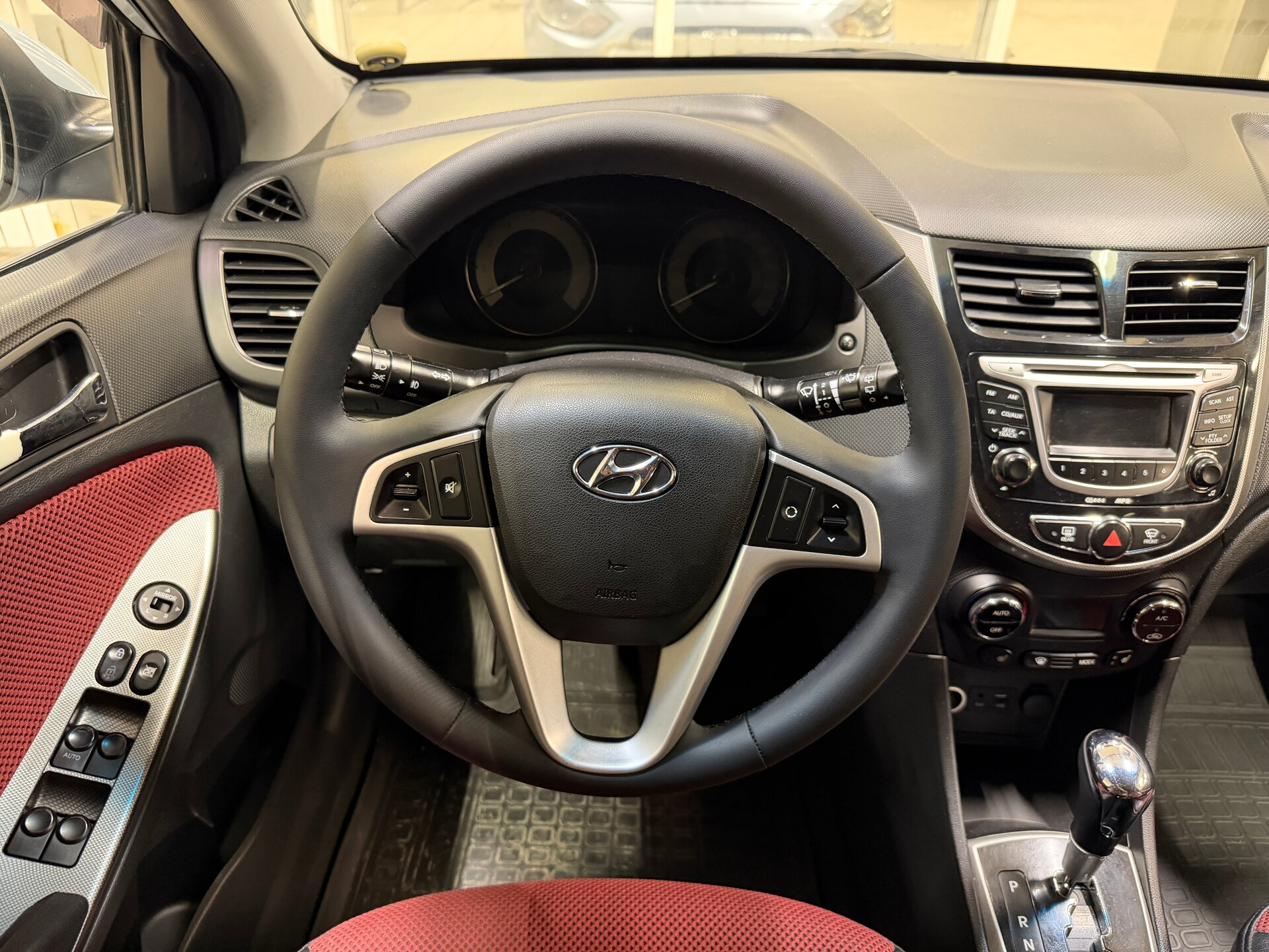 Hyundai Solaris, I 2011