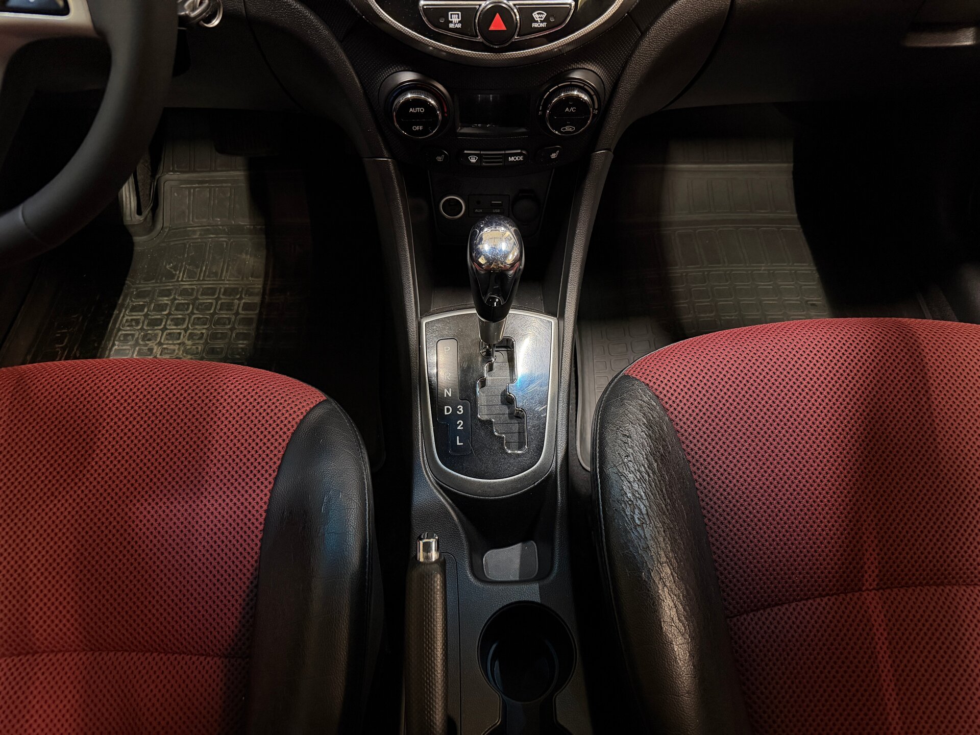 Hyundai Solaris, I 2011