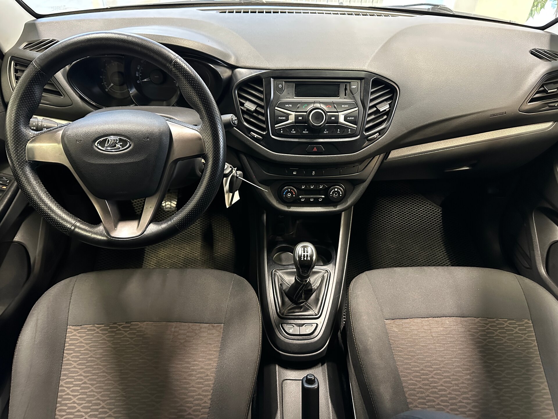 Lada (ВАЗ) Vesta, I 2017 Lada (ВАЗ) Vesta, I 2017